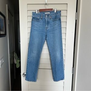 Levi’s Wedgie Straight Leg Button Fly Blue Jeans Slightly Distressed Ankle 27